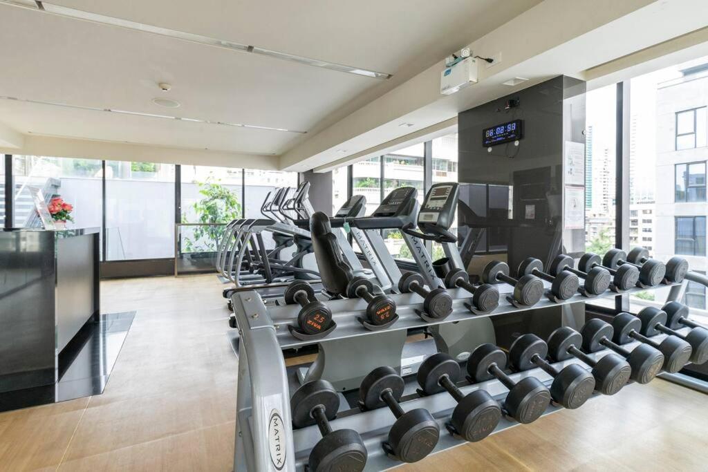 Stylish 1 Bedroom, Nice Pool,Bts Asok, Sukhumvit Bangkok Exterior foto